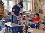 únor 3 policista ve škole (2)
